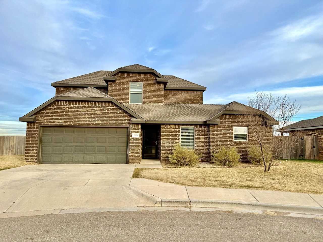 909 Manchester Ct - Photo 2 of 44