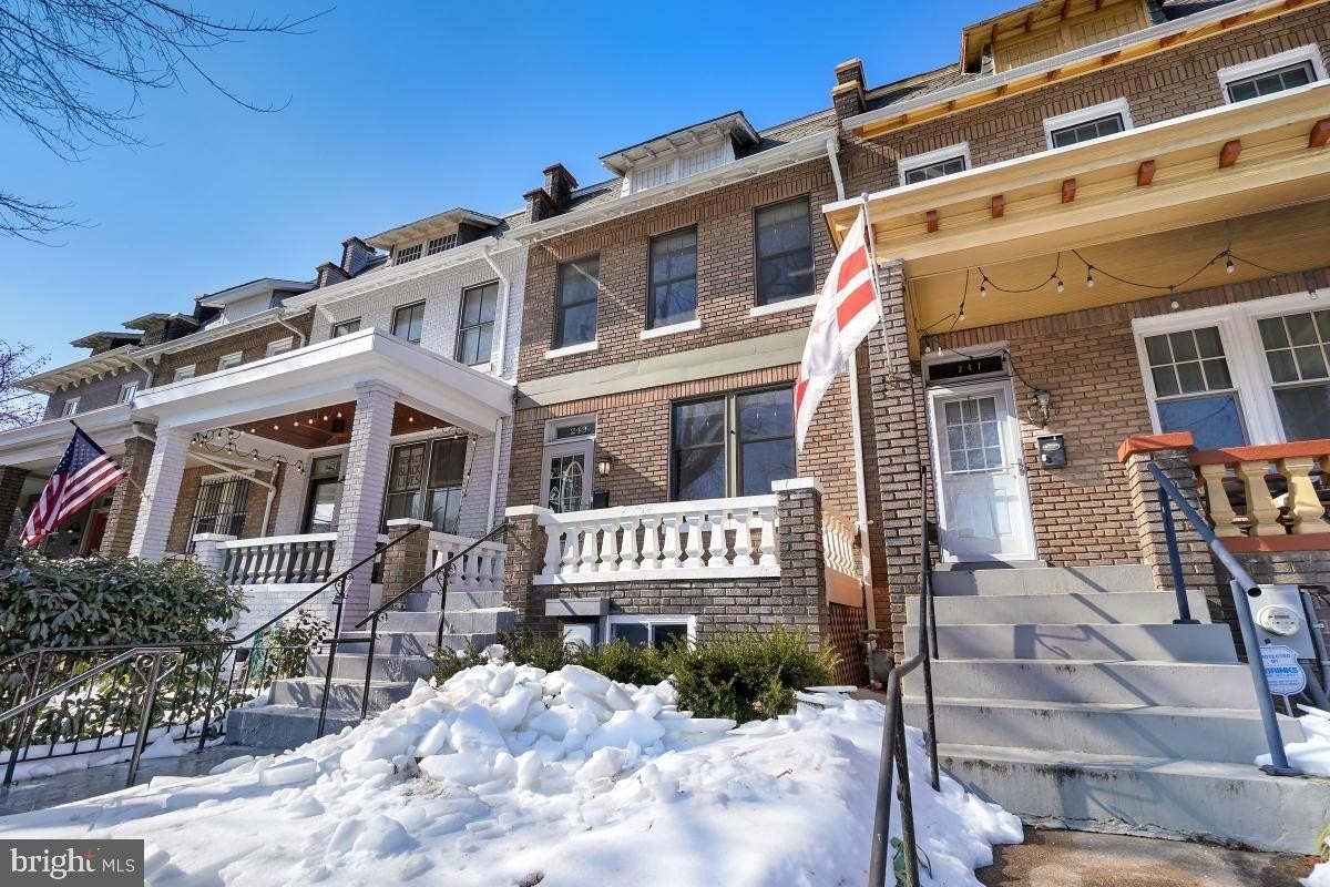 249 11th St Se - Photo 2 of 30