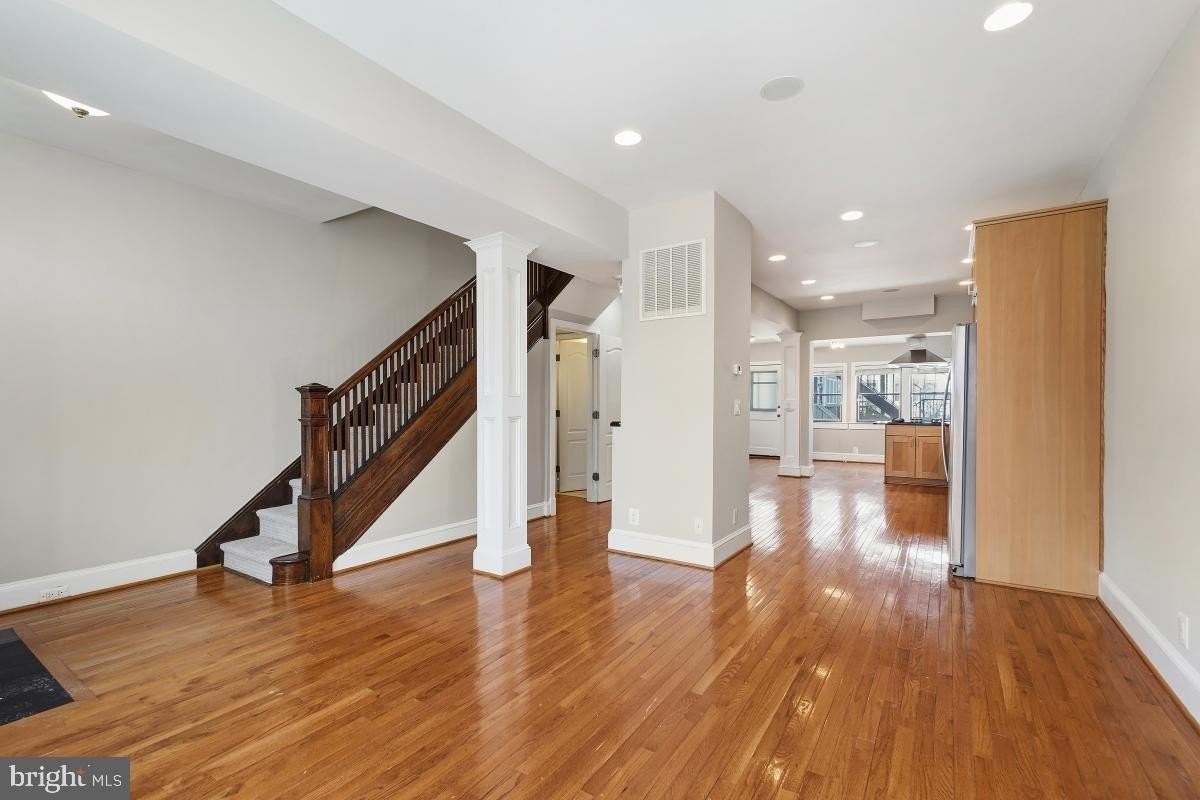 249 11th St Se - Photo 7 of 30