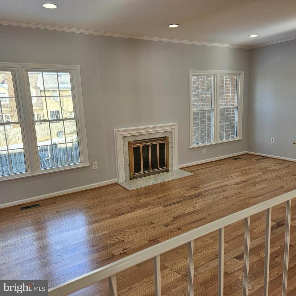 7244 Greentree Rd - Photo 4 of 21