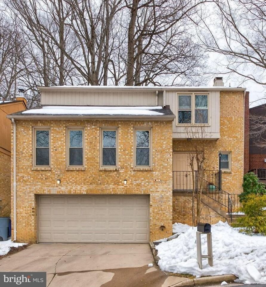 9926 Great Oaks Way - Photo 2 of 35