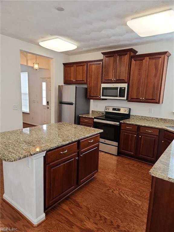 2212 Humphreys Dr - Photo 2 of 19