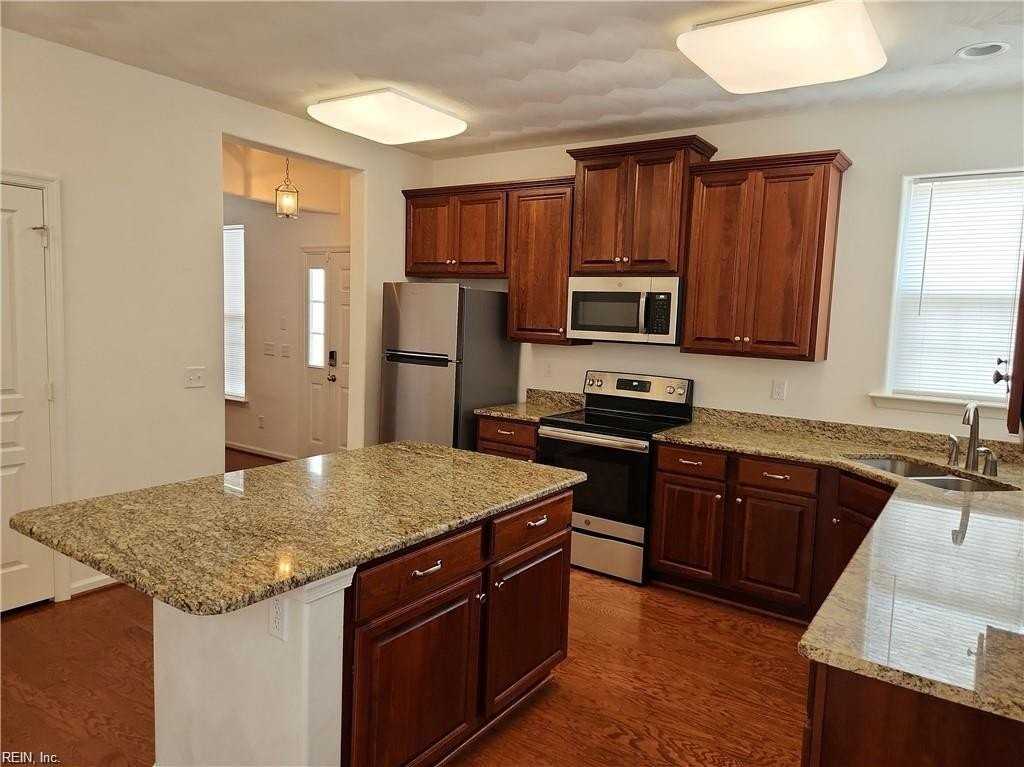 2212 Humphreys Dr - Photo 4 of 19