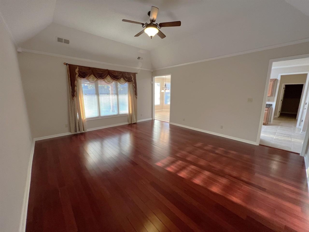 4883 Fox Springs Dr - Photo 4 of 27