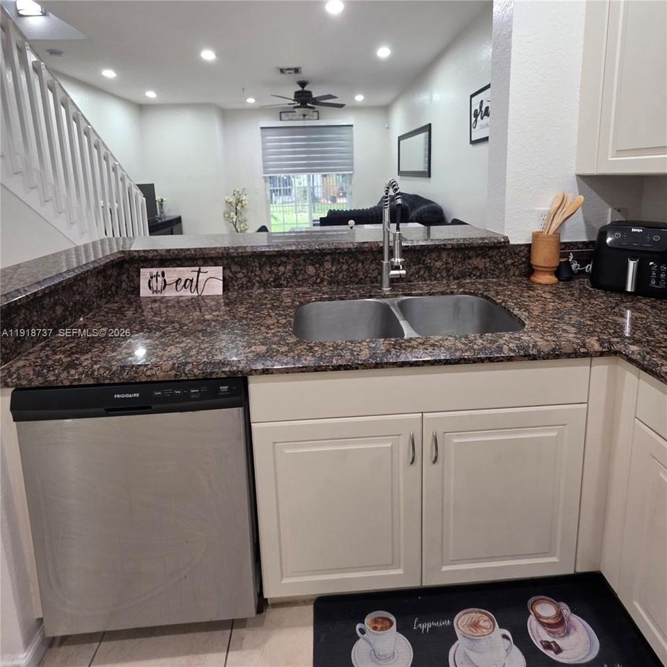 2612 Sw 81st Ter #206 - Photo 4 of 41