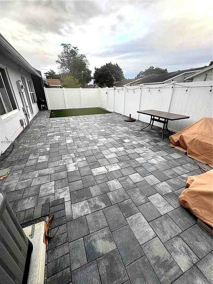 5482 Lakewood Cir S #B - Photo 4 of 16