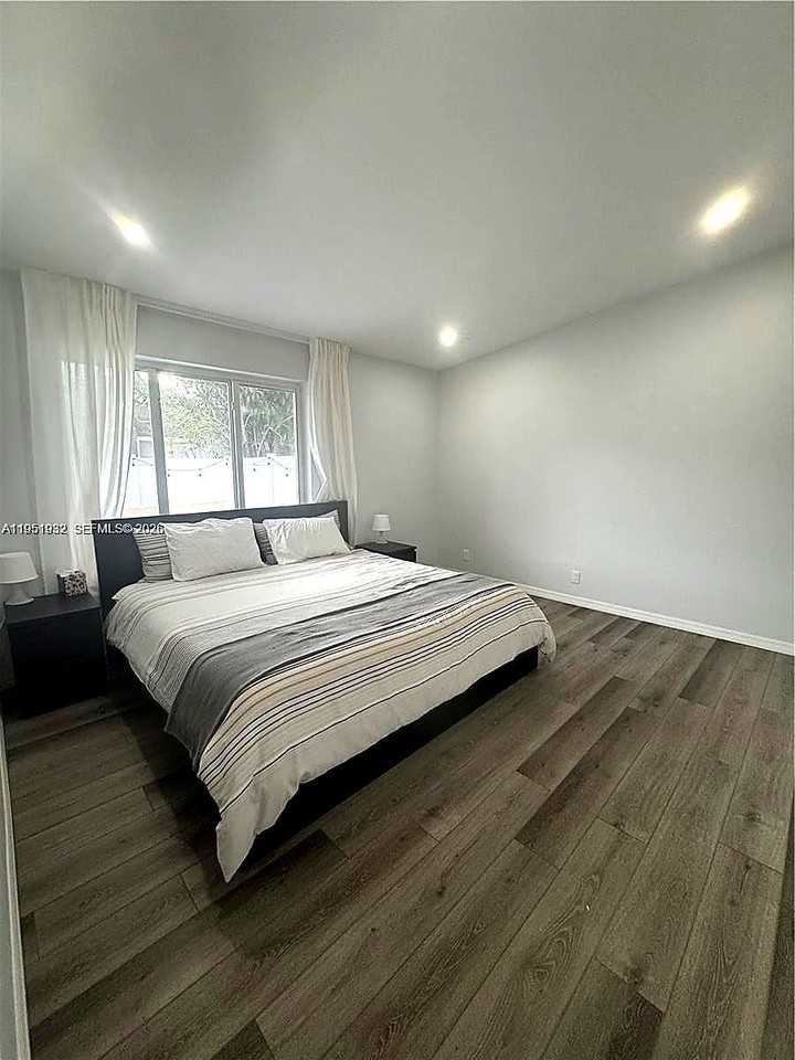 5482 Lakewood Cir S #B - Photo 6 of 16