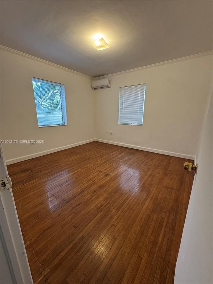 300 Mendoza Ave #2 - Photo 6 of 17