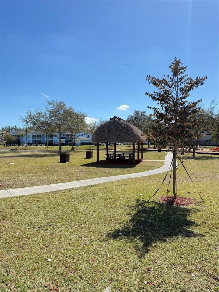 2223 Se 23rd Ave #2223 - Photo 3 of 14