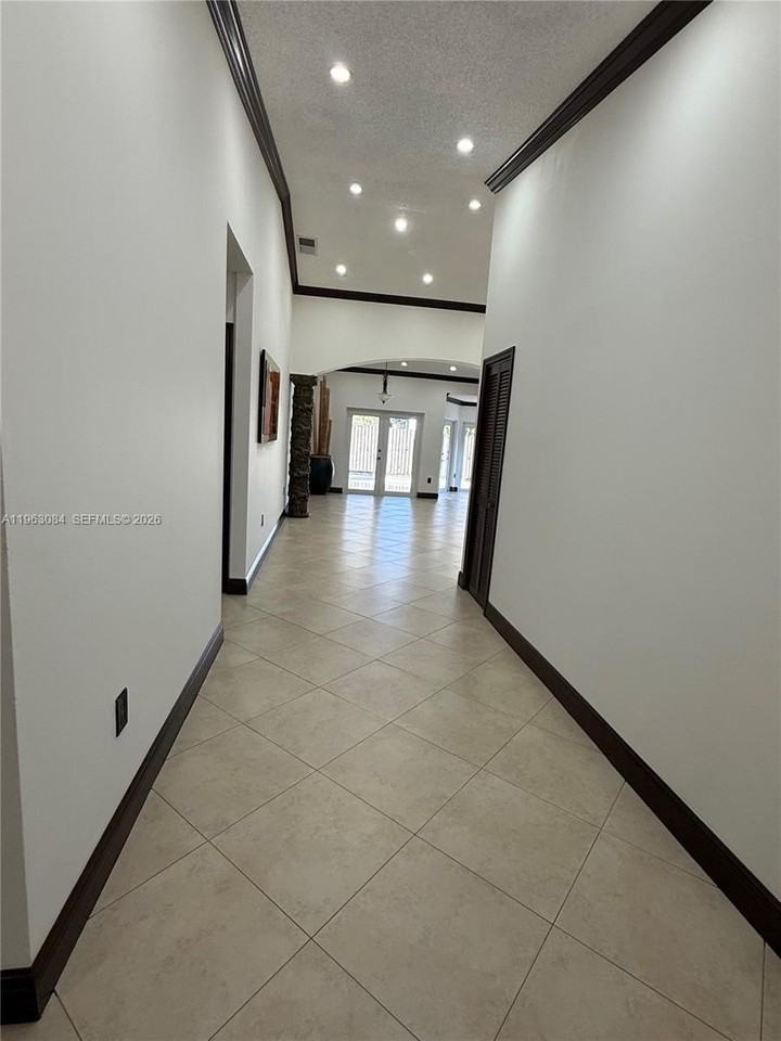 13781 Sw 158th Ter #0 - Photo 2 of 18