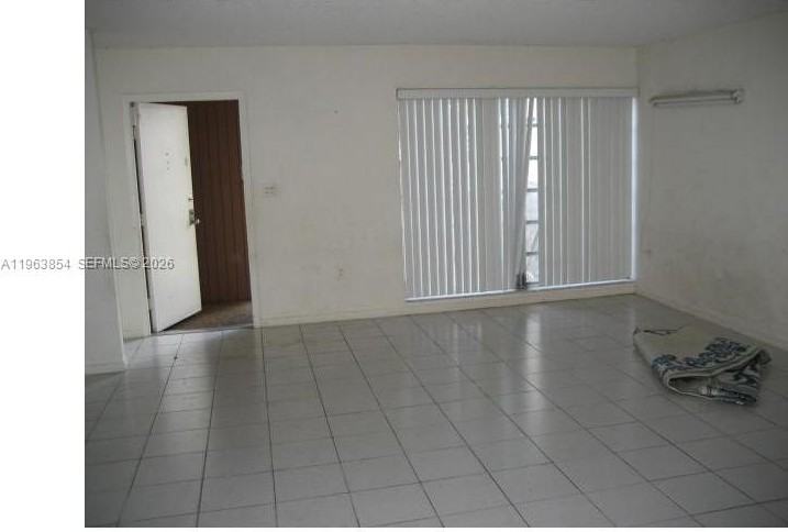 6512 Kendale Lakes Dr #903 - Photo 4 of 12