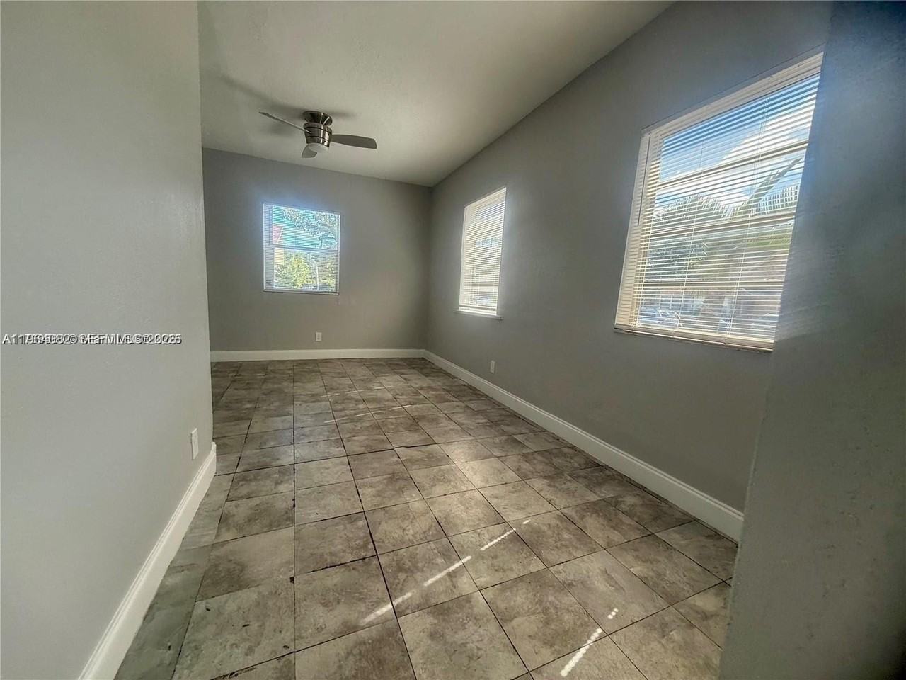 21 Nw 60th St - Photo 4 of 26