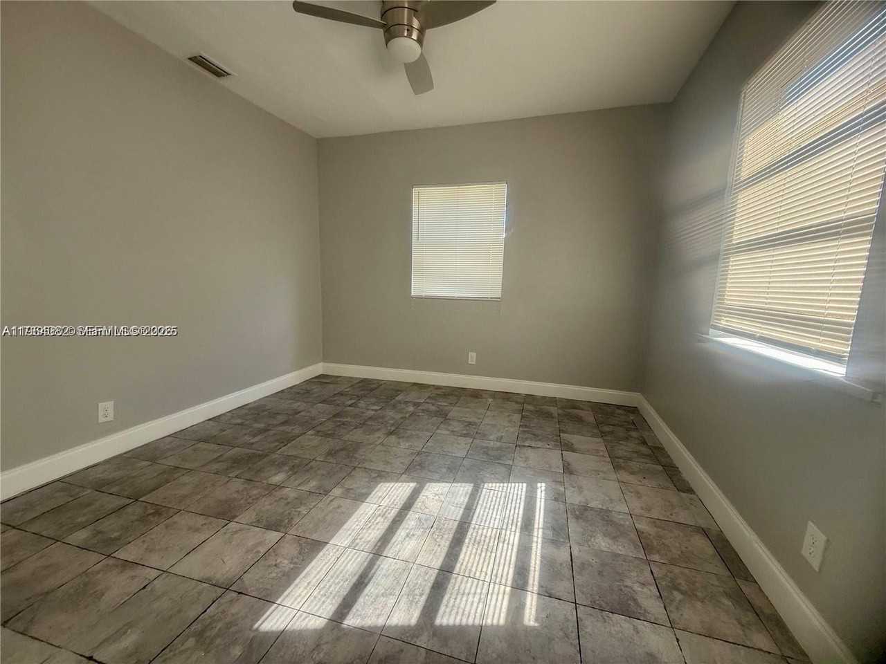 21 Nw 60th St - Photo 5 of 26