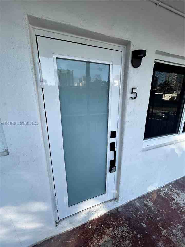 1150 Nw 1st Pl #5 - Photo 2 of 18