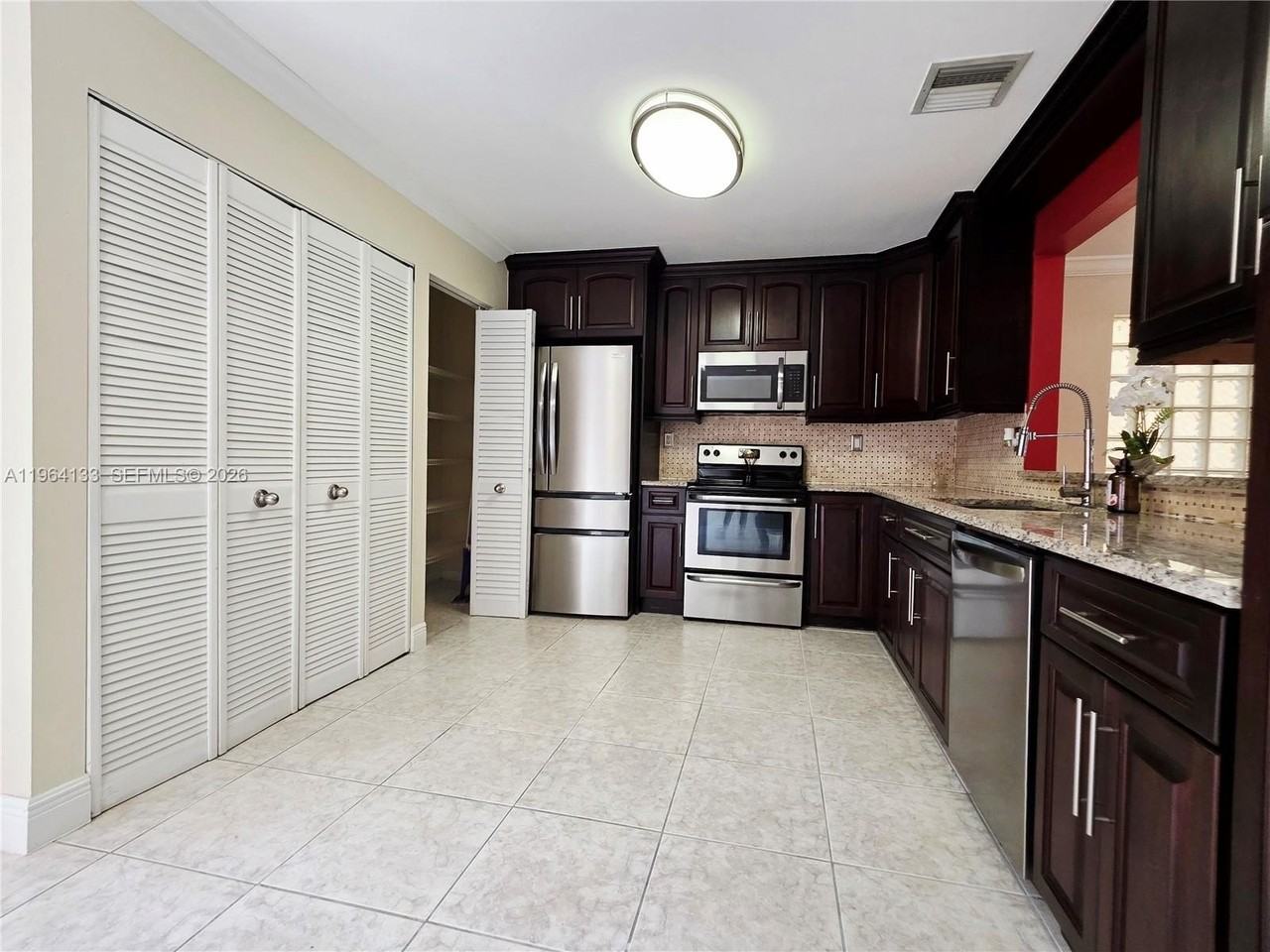 15222 Sw 111th St #15222 - Photo 3 of 29