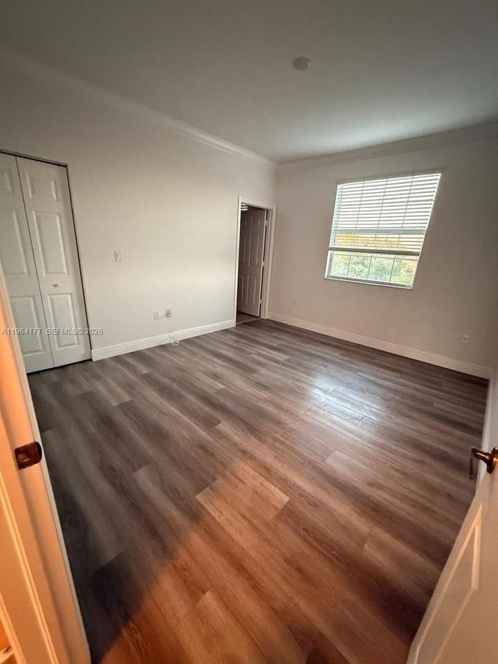 819 Sw 147th Ave #1405 - Photo 3 of 16