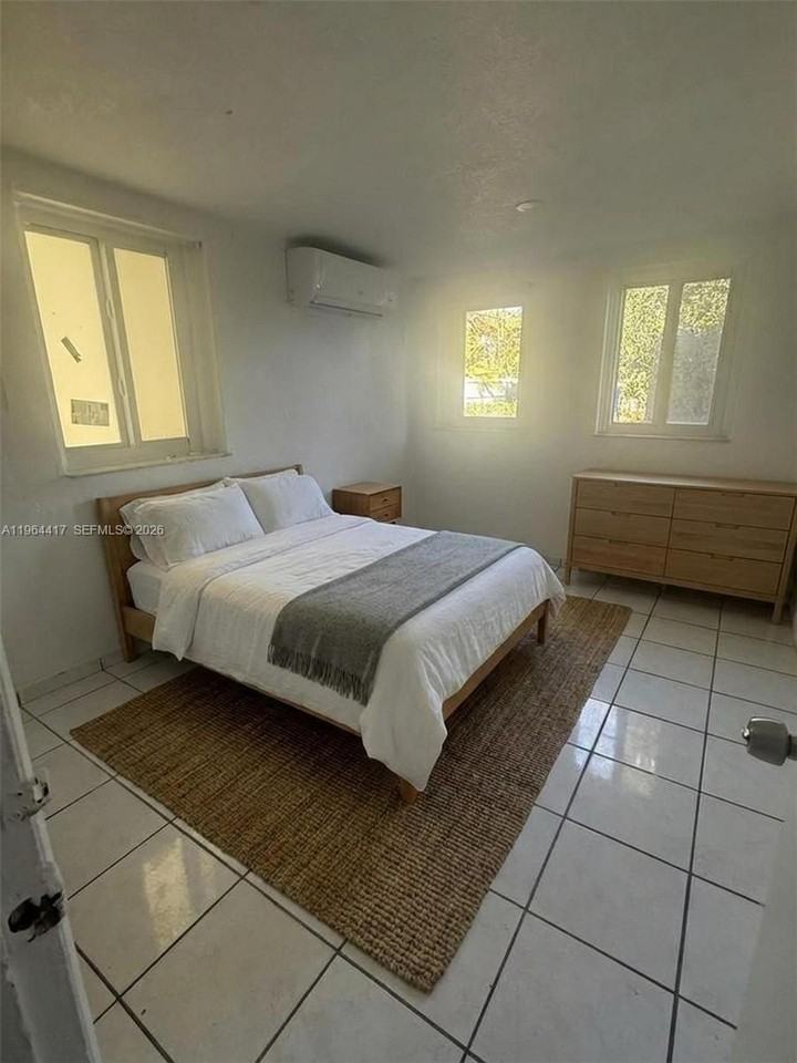 10417 Nw 6th Ave #BACK - Photo 4 of 8