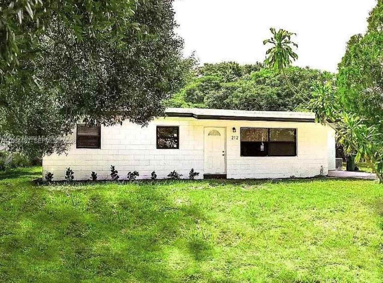 212 N 41st St - Photo 2 of 12