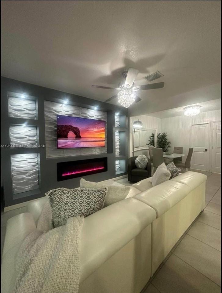 557 Ne 5th Pl #0 - Photo 2 of 11