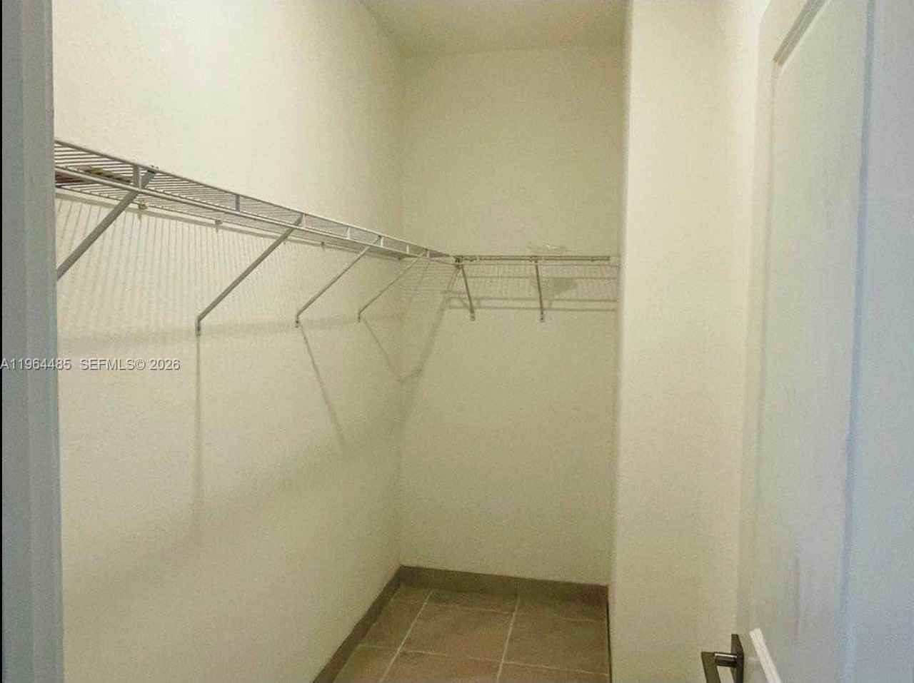 557 Ne 5th Pl #0 - Photo 6 of 11