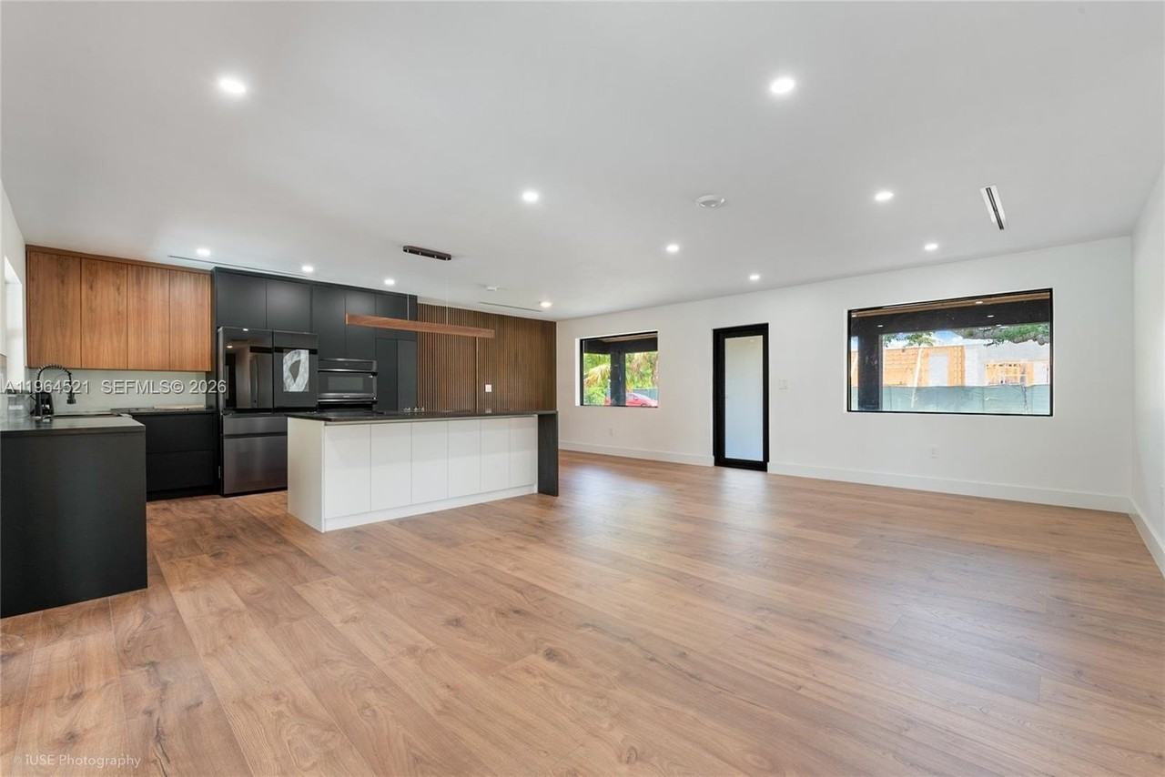 8270 Sw 130th St - Photo 3 of 18