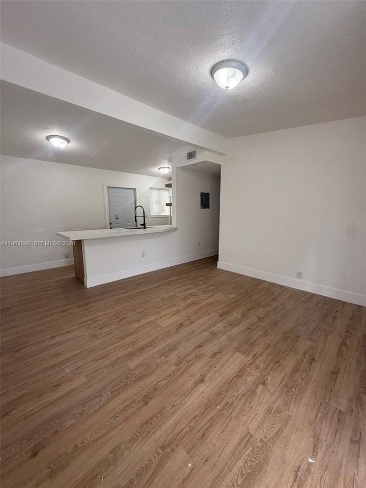 2169 Nw 80th St #2169 - Photo 3 of 10