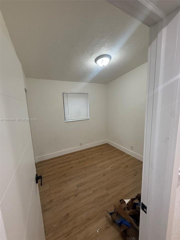 2169 Nw 80th St #2169 - Photo 5 of 10