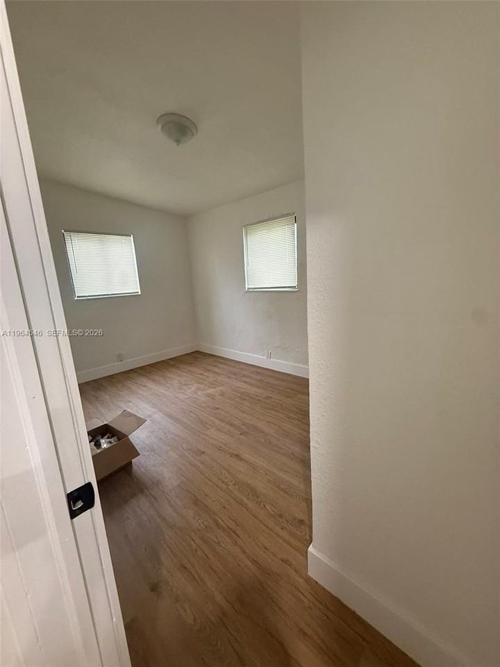 2169 Nw 80th St #2169 - Photo 7 of 10