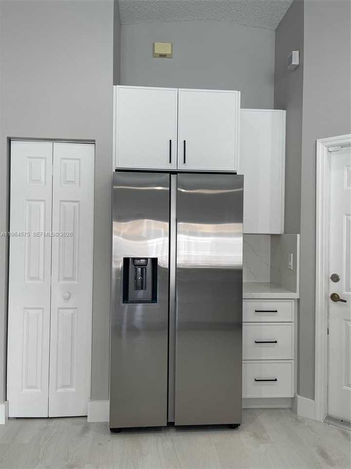 1748 Sw 108th Way #1748 - Photo 6 of 17