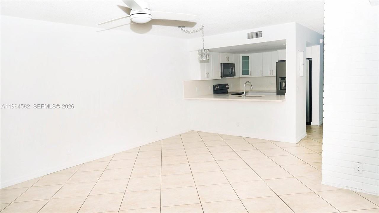 7041 Sw 42nd Pl - Photo 3 of 25