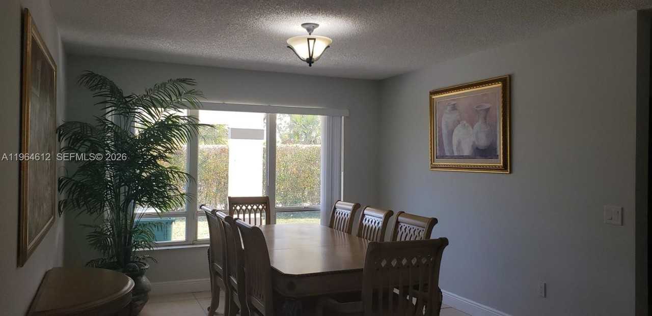 9835 Sw 56th St - Photo 5 of 23