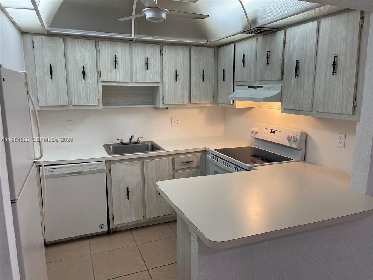 2017 Nw 46th Ave #A308 - Photo 5 of 17