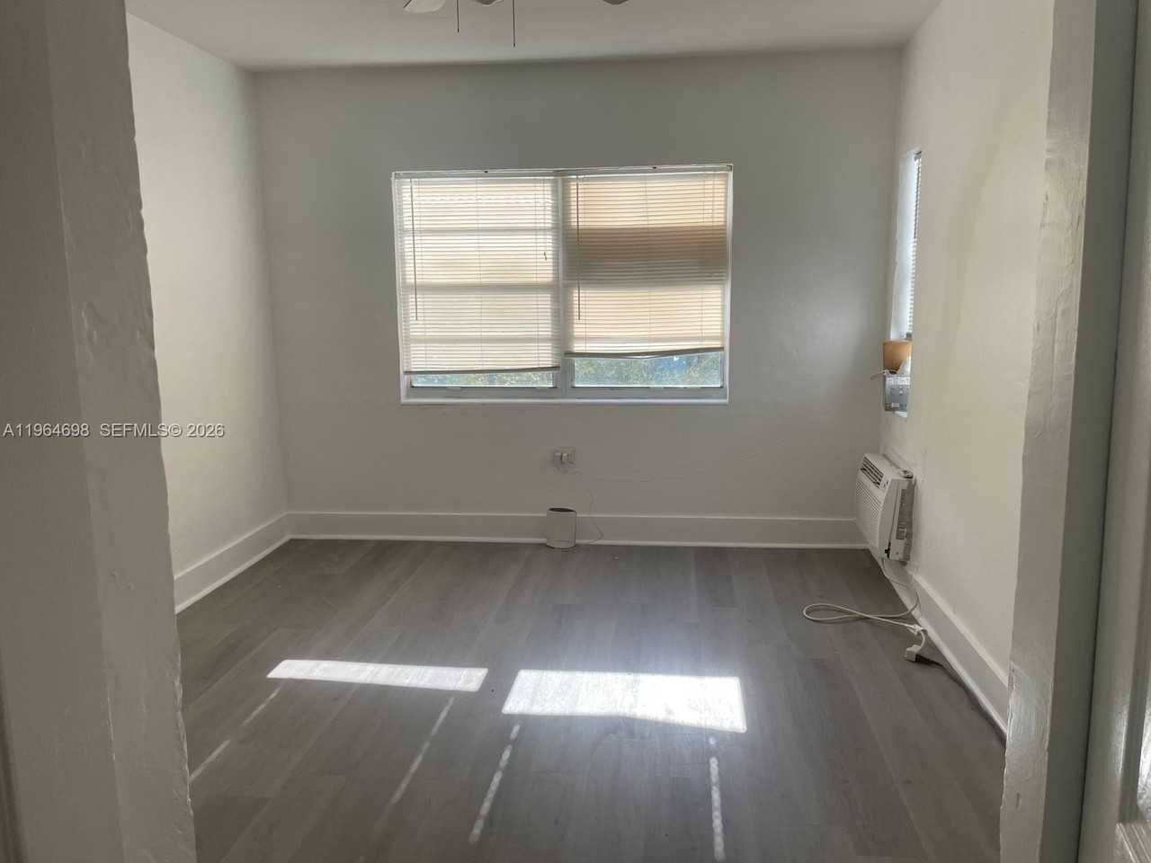 1784 Normandy Dr #4 - Photo 5 of 10