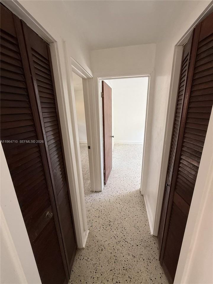 926 Nw 5th St #2 - Photo 6 of 15