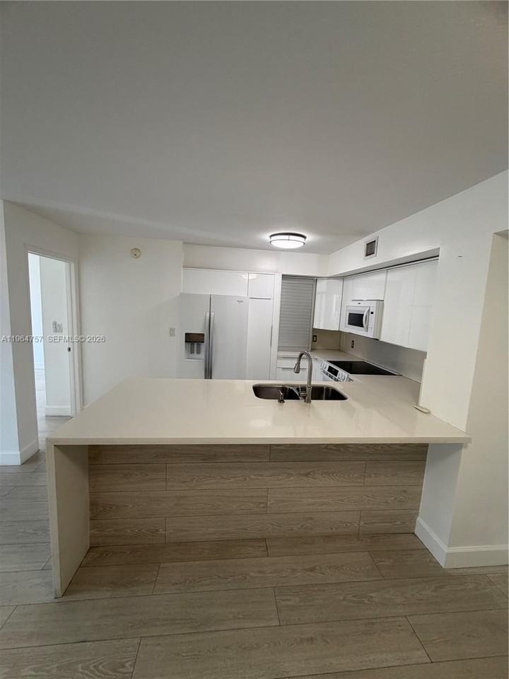 4540 Nw 107th Ave #205-11 - Photo 4 of 32