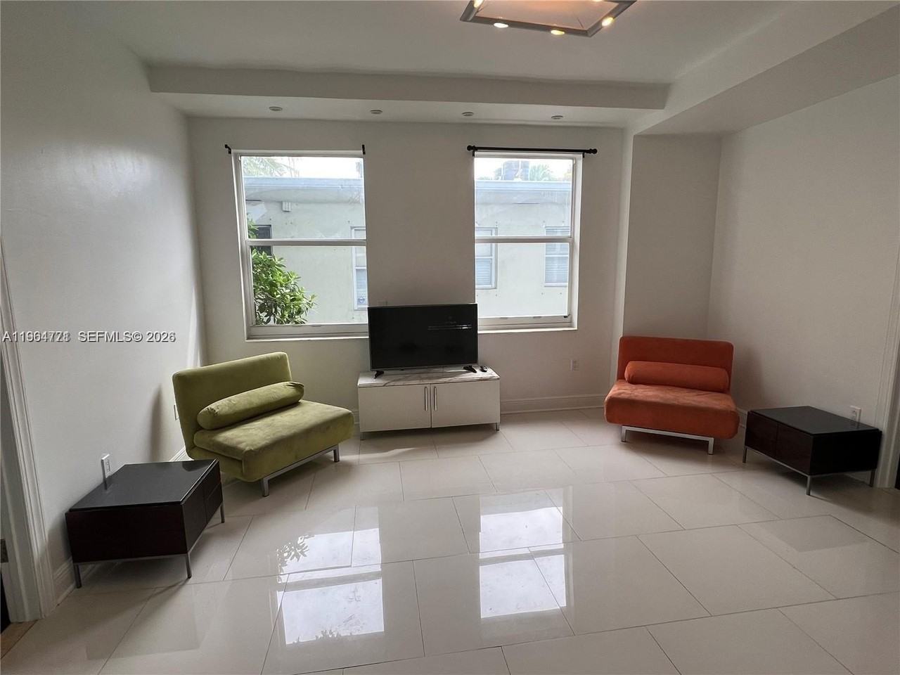 1342 Drexel Ave #202 - Photo 2 of 9