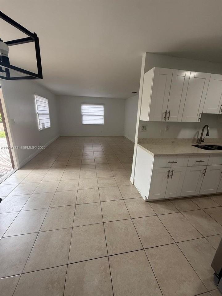 4403 Nw 4th Ave #4403 - Photo 7 of 23