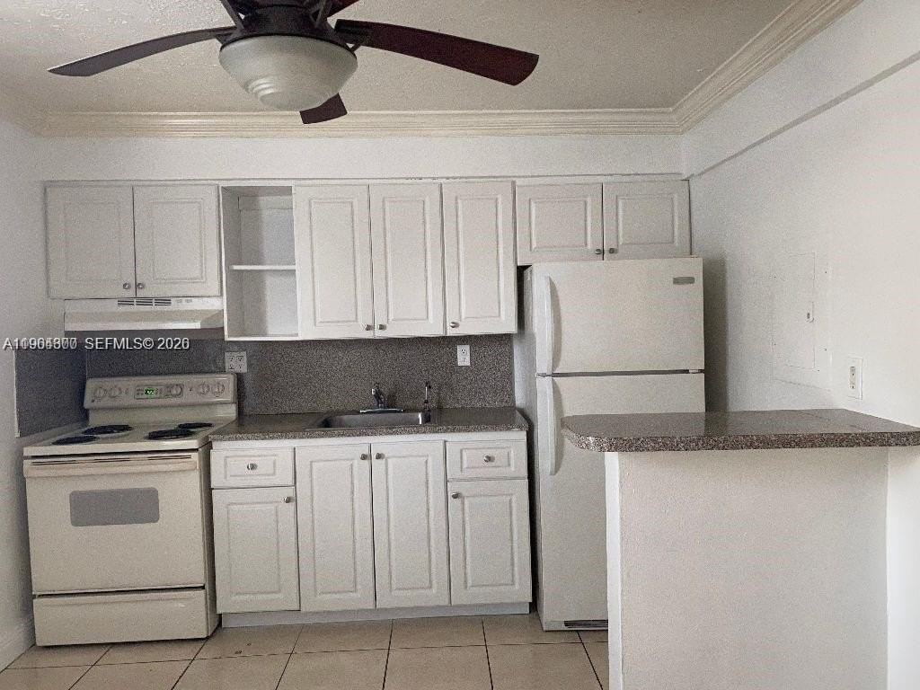 11 Sw 32nd Ave #1 - Photo 3 of 13