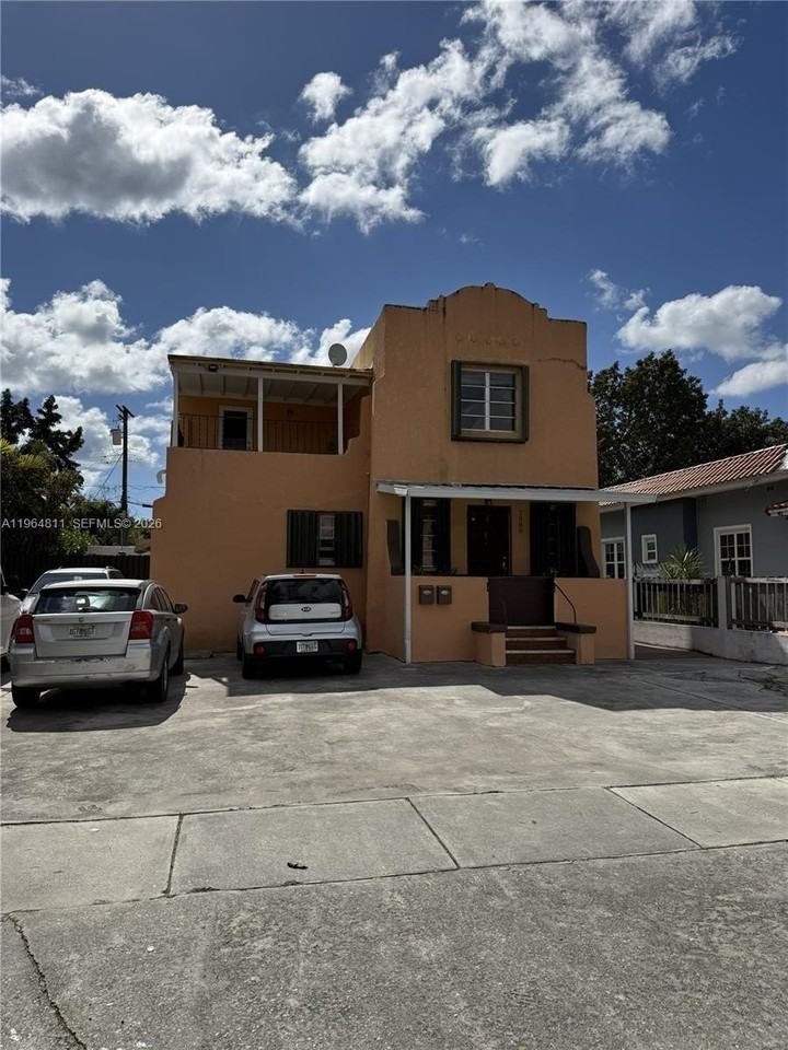 1880 Sw 9th St #2 - Photo 2 of 19