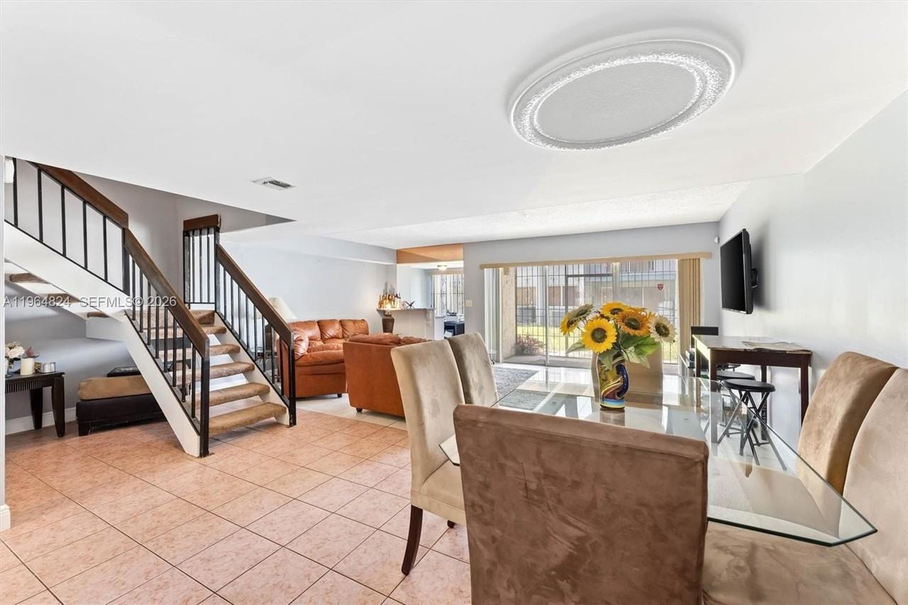 5601 Nw 18th St #4 - Photo 6 of 20