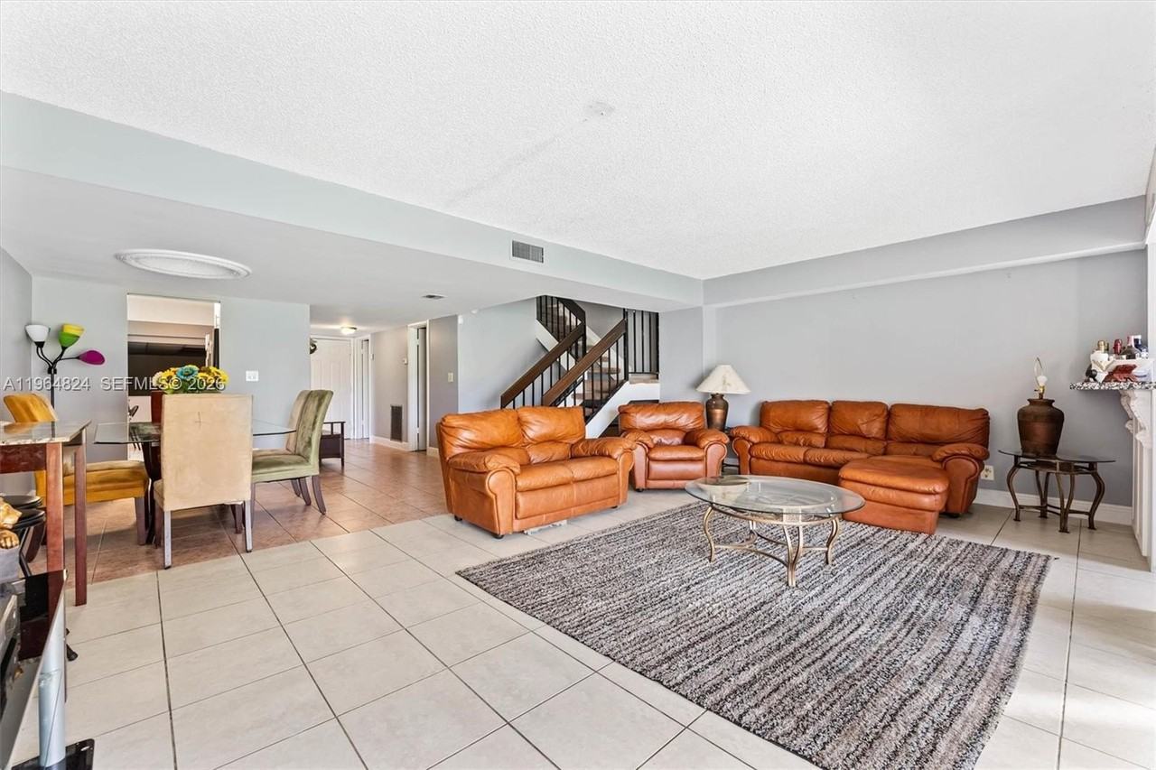 5601 Nw 18th St #4 - Photo 7 of 20