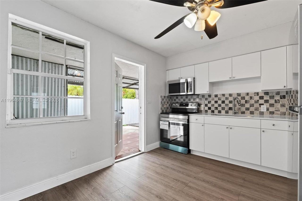 11441 Sw 2nd St #11443 - Photo 3 of 30