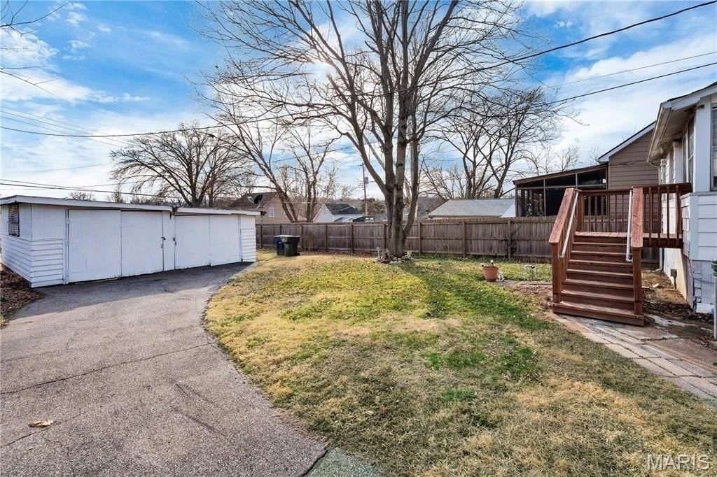 7070 Winona Ave - Photo 4 of 22