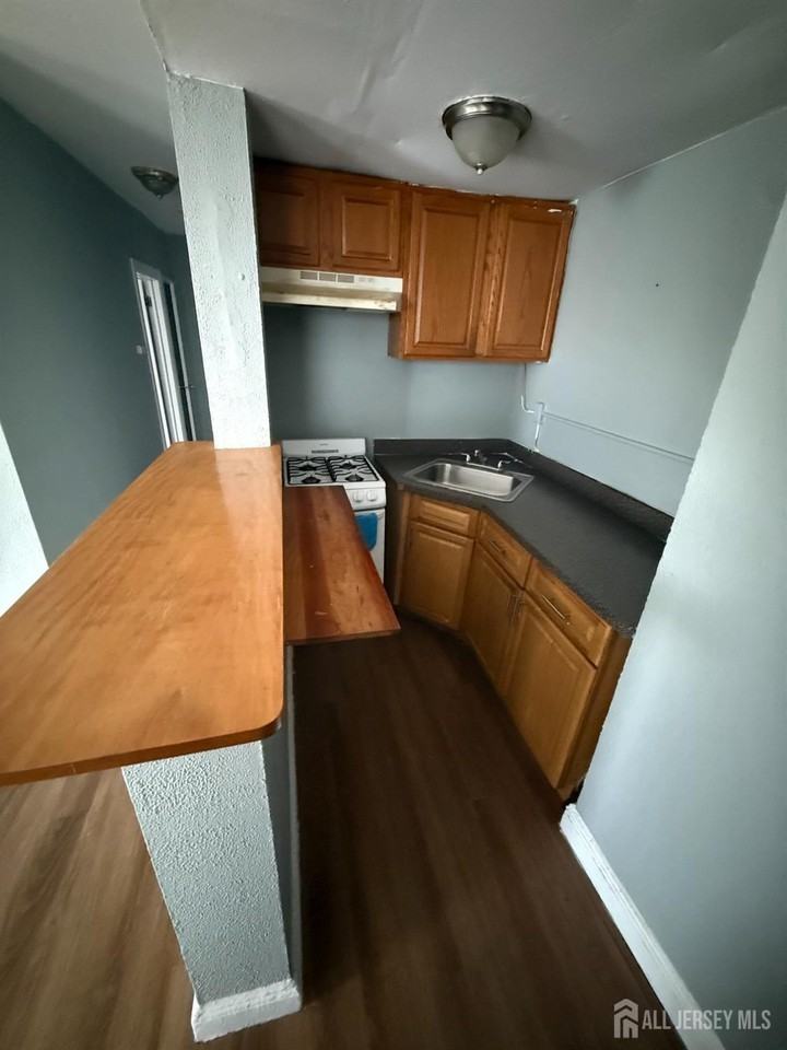 291 High St #3 - Photo 3 of 10