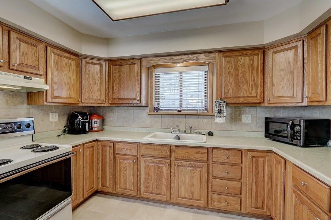 1531 N 116th St - Photo 5 of 17