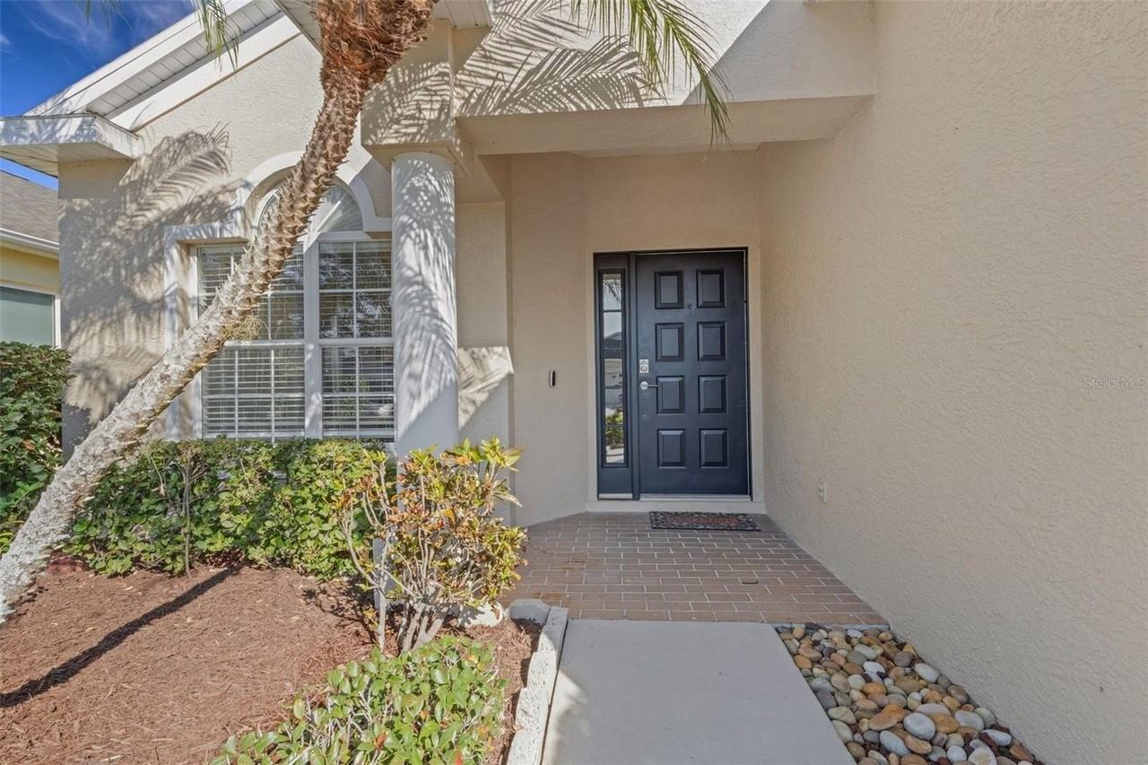 12319 Tall Pines Way - Photo 4 of 41