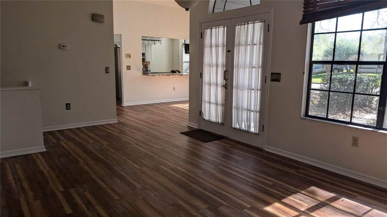 6404 Nw 42nd Rd - Photo 5 of 17