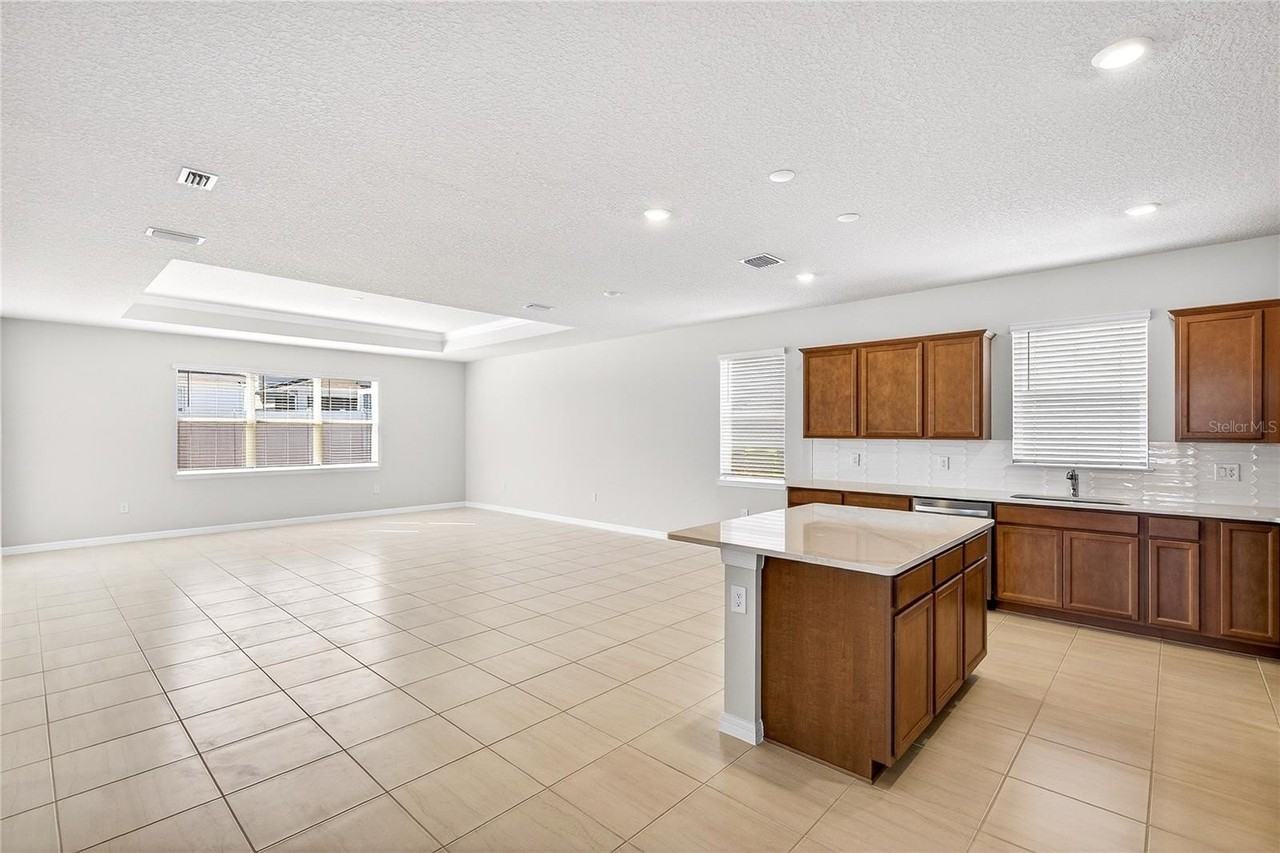 5548 Settlingstone Ln - Photo 7 of 31