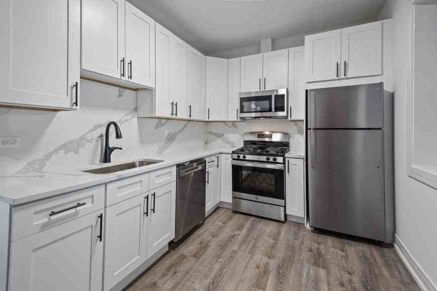 1902 N Whipple St - Photo 2 of 10