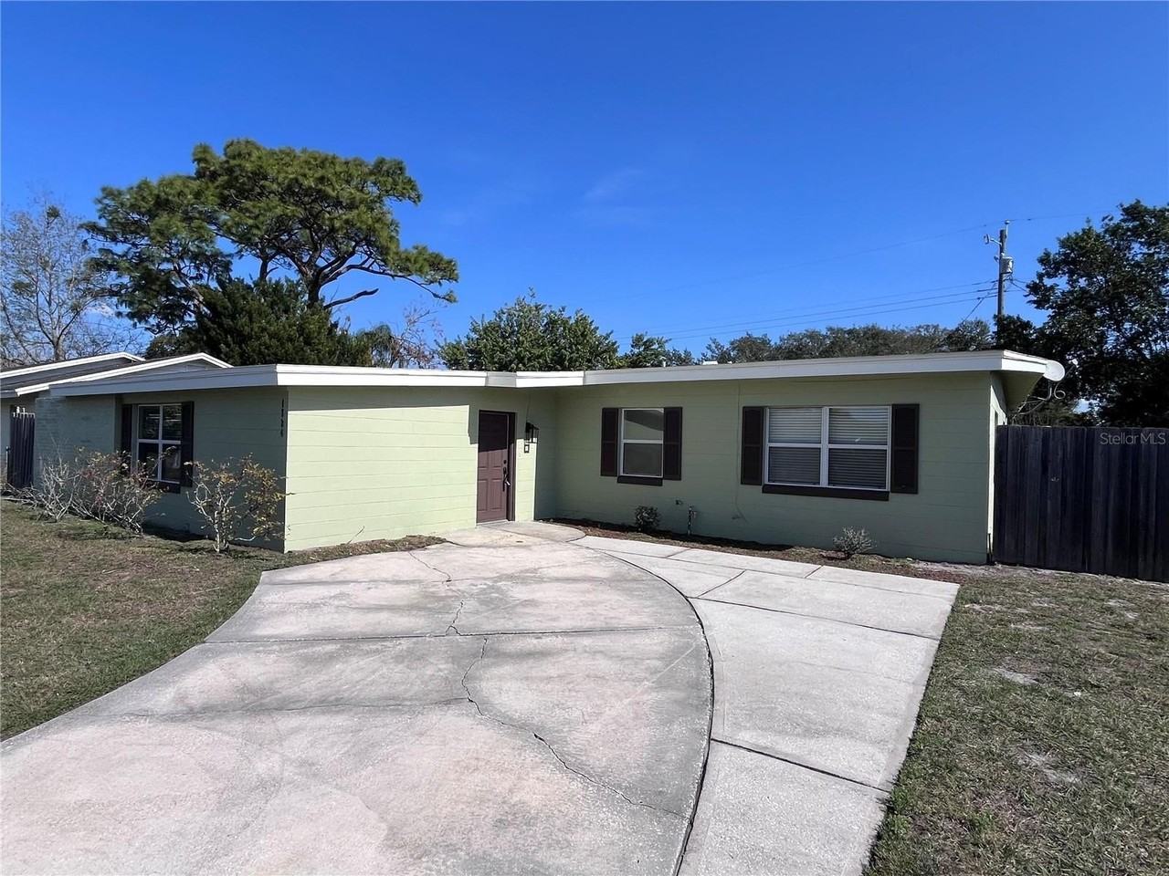 1724 Peruvian Ln - Photo 2 of 15